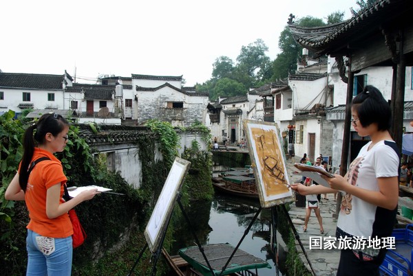 　　9月13日，座落在婺源縣秋口鎮(zhèn)李坑村“小橋、流水、人家”創(chuàng)作寫生基地的李坑章文灑店農(nóng)家樂。